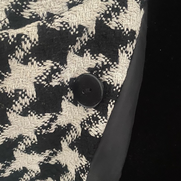 Black and White Houndstooth Coat - Picture 6 of 8